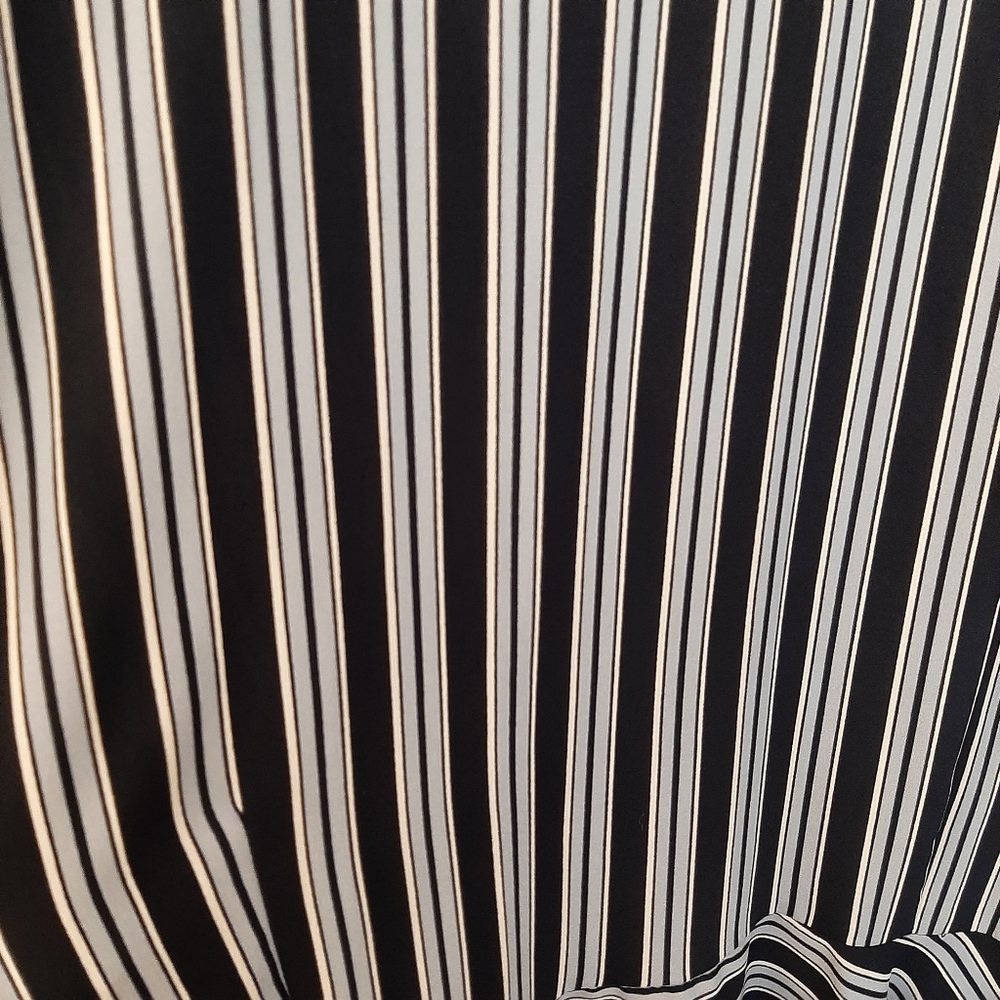 Size 16w Loft Wrap Top - image 4